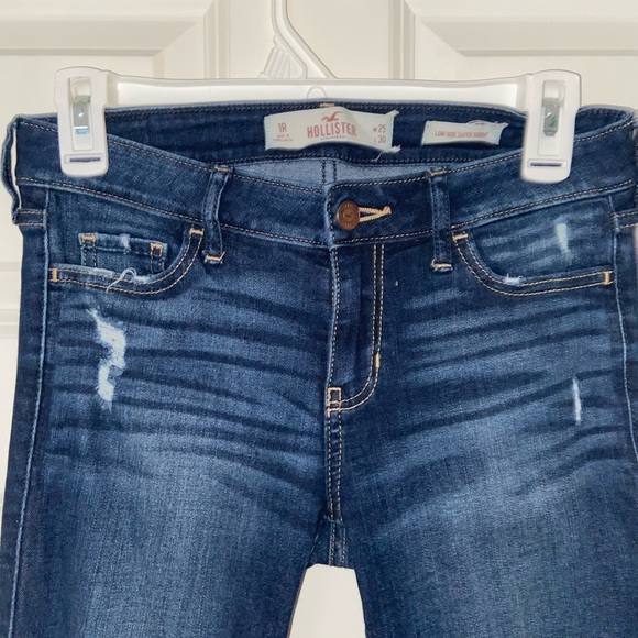 Distressed Skinny Jeans - Picture 3 of 8